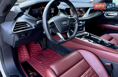 Лифтбек Audi e-tron GT 2022 в 