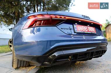 Лифтбек Audi e-tron GT 2022 в 