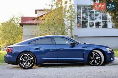 Лифтбек Audi e-tron GT 2022 в 