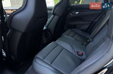 Лифтбек Audi e-tron GT 2022 в 