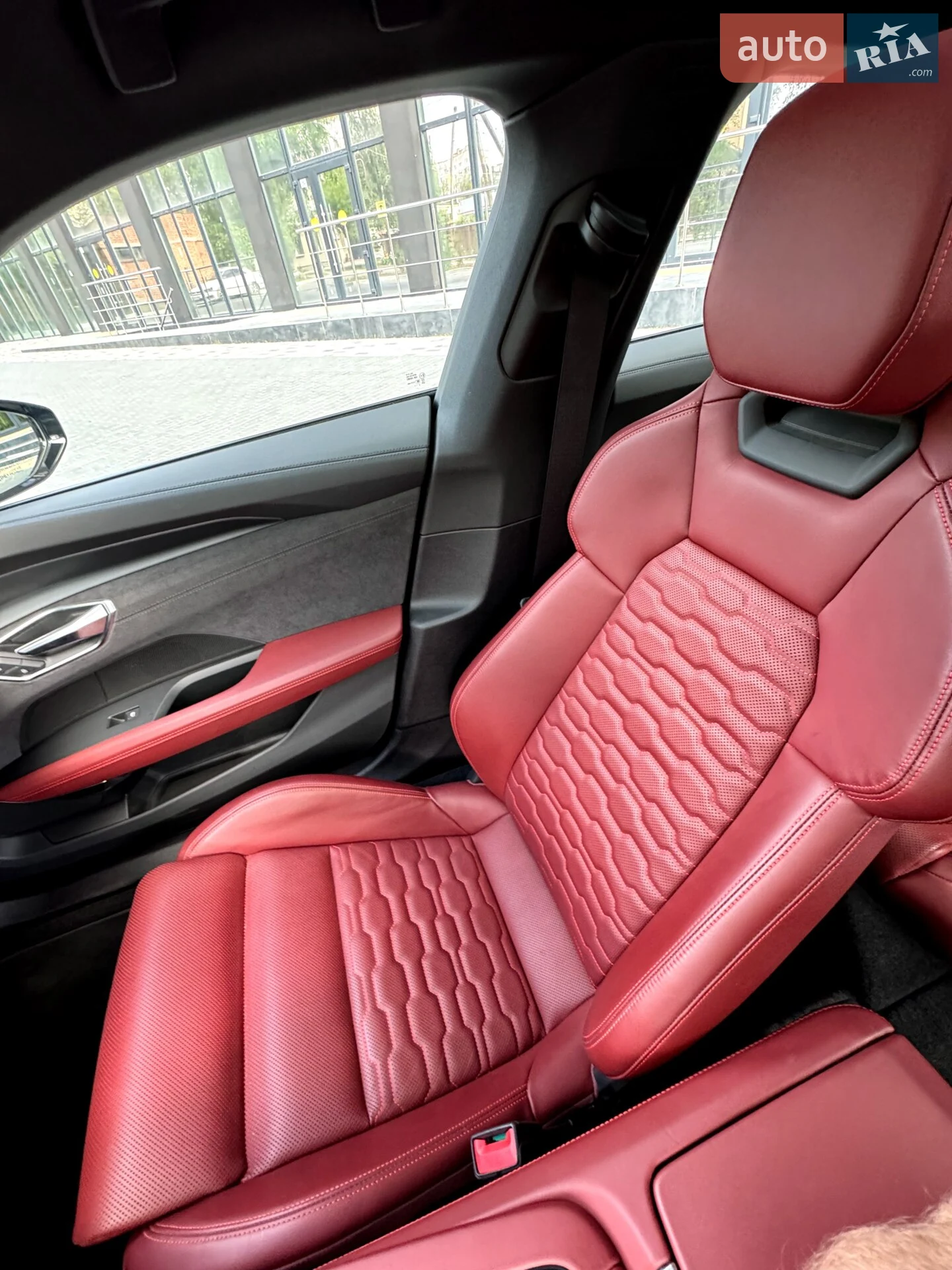 2022 Audi e-tron GT - мініатюра 18