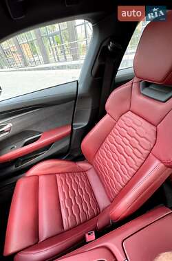Лифтбек Audi e-tron GT 2022 в 