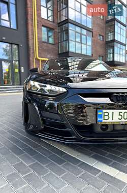 Лифтбек Audi e-tron GT 2022 в 