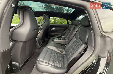 Лифтбек Audi e-tron GT 2023 в 