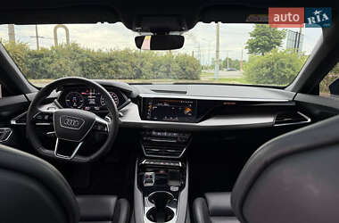 Лифтбек Audi e-tron GT 2023 в 