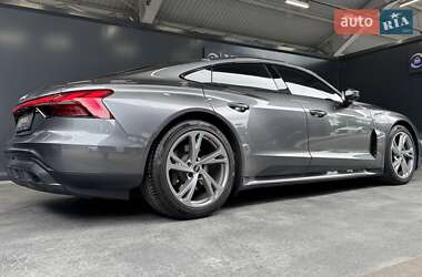Лифтбек Audi e-tron GT 2021 в 