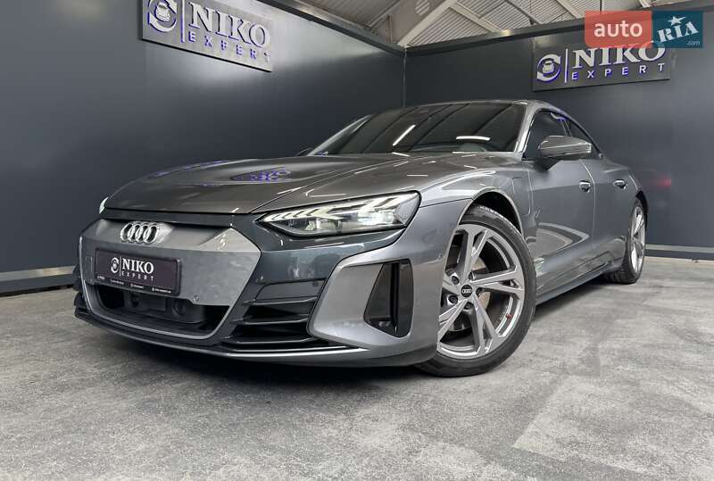 Лифтбек Audi e-tron GT 2021 в 