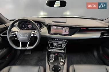 Лифтбек Audi e-tron GT 2021 в 