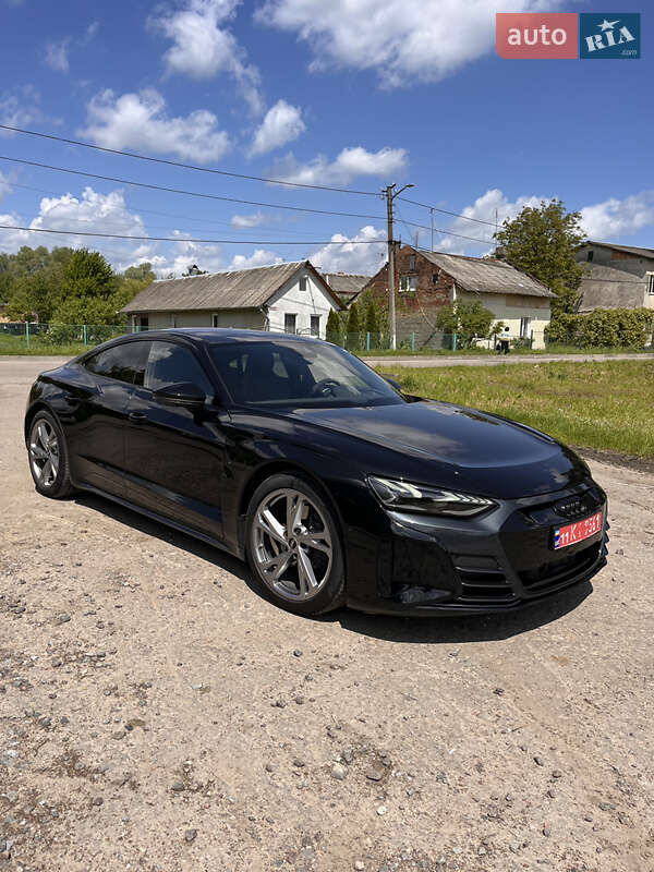 Лифтбек Audi e-tron GT 2023 в Киеве