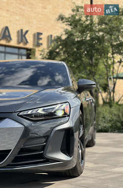 Лифтбек Audi e-tron GT 2022 в 