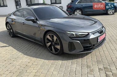 Лифтбек Audi e-tron GT 2021 в 