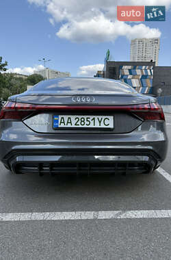 Лифтбек Audi e-tron GT 2021 в 
