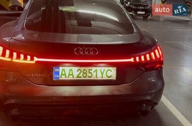 Лифтбек Audi e-tron GT 2021 в 