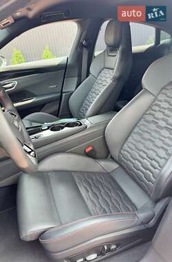 Лифтбек Audi e-tron GT 2022 в 