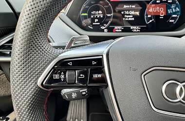 Лифтбек Audi e-tron GT 2022 в 