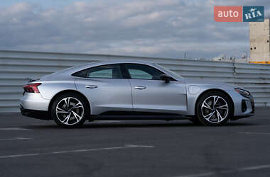 Лифтбек Audi e-tron GT 2021 в 