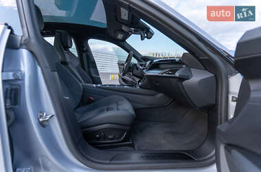 Лифтбек Audi e-tron GT 2021 в 