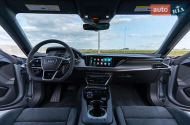 Лифтбек Audi e-tron GT 2021 в 