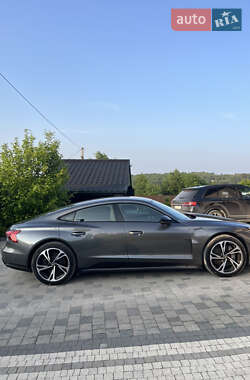 Лифтбек Audi e-tron GT 2021 в 