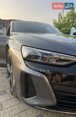 Лифтбек Audi e-tron GT 2021 в 