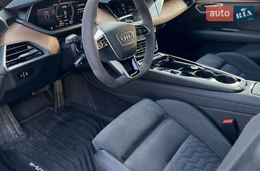 Лифтбек Audi e-tron GT 2022 в 