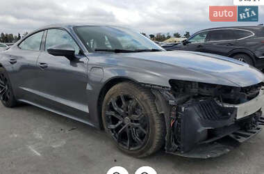 Лифтбек Audi e-tron GT 2022 в 