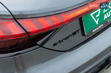 Лифтбек Audi e-tron GT 2021 в 