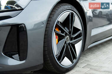Лифтбек Audi e-tron GT 2021 в 