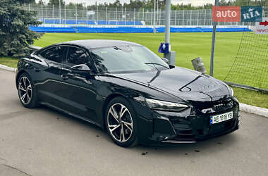 Лифтбек Audi e-tron GT 2024 в 