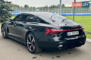 Лифтбек Audi e-tron GT 2024 в 