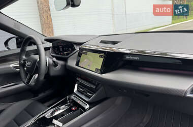 Лифтбек Audi e-tron GT 2024 в 
