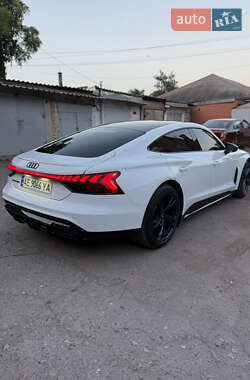 Ліфтбек Audi e-tron GT 2021 в 