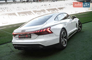 Ліфтбек Audi e-tron GT 2021 в 