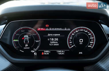Ліфтбек Audi e-tron GT 2021 в 