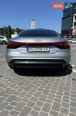 Ліфтбек Audi e-tron GT 2021 в 