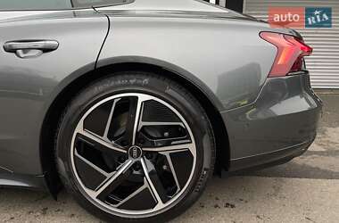 Ліфтбек Audi e-tron GT 2021 в 