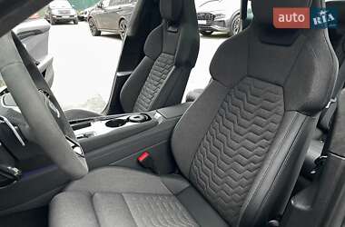 Ліфтбек Audi e-tron GT 2021 в 