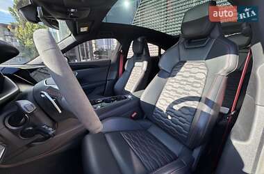 Купе Audi e-tron GT 2024 в 