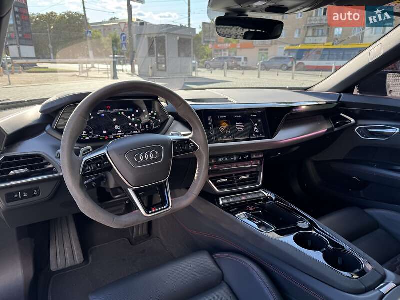 Купе Audi e-tron GT 2024 в Одесі