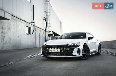 Лифтбек Audi e-tron GT 2021 в 