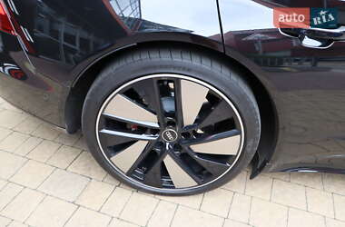 Ліфтбек Audi e-tron GT 2021 в 