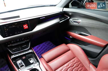 Ліфтбек Audi e-tron GT 2021 в 