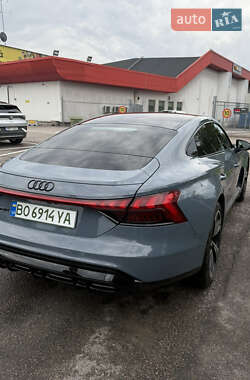 Ліфтбек Audi e-tron GT 2021 в 