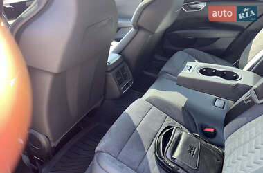 Лифтбек Audi e-tron GT 2022 в 