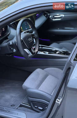 Лифтбек Audi e-tron GT 2021 в 