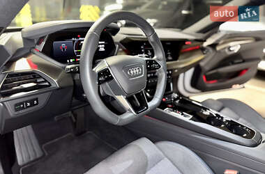 Лифтбек Audi e-tron GT 2022 в 