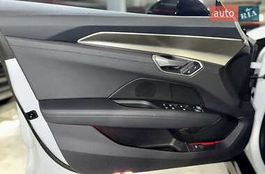 Лифтбек Audi e-tron GT 2022 в 