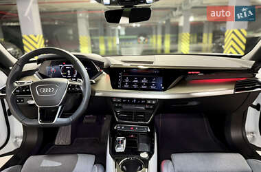 Лифтбек Audi e-tron GT 2022 в 