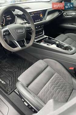Лифтбек Audi e-tron GT 2022 в 