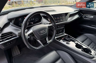 Ліфтбек Audi e-tron GT 2021 в 